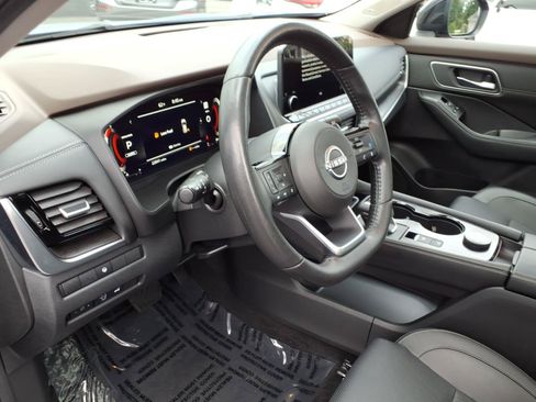 Used 2023 Nissan Rogue Platinum AWD/4WD image 16
