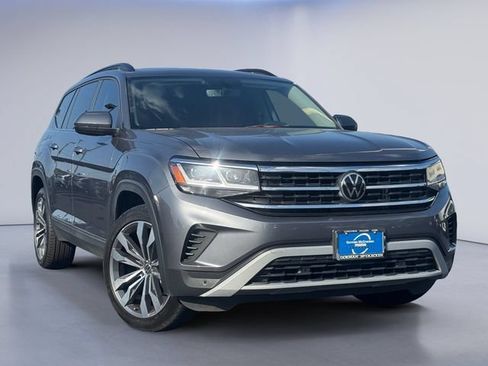 Used 2022 Volkswagen Atlas SE FWD image 1