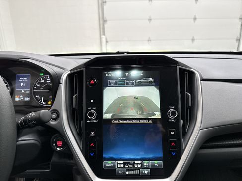 Used 2025 Subaru Crosstrek 2.5i Premium AWD/4WD image 30
