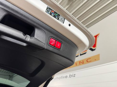 Used 2023 Mercedes-Benz GLE 53 AMG 4MATIC image 34