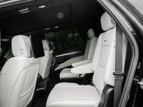 Used 2026 Cadillac Escalade V AWD/4WD image 8