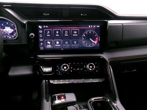 Used 2024 GMC Sierra 1500 AT4 image 11