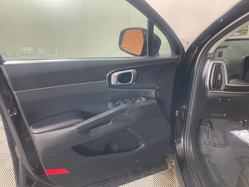 Certified 2024 Kia Sorento S image 11