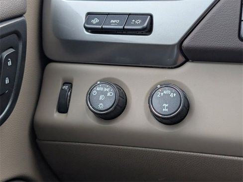 Used 2020 Chevrolet Suburban Premier image 23