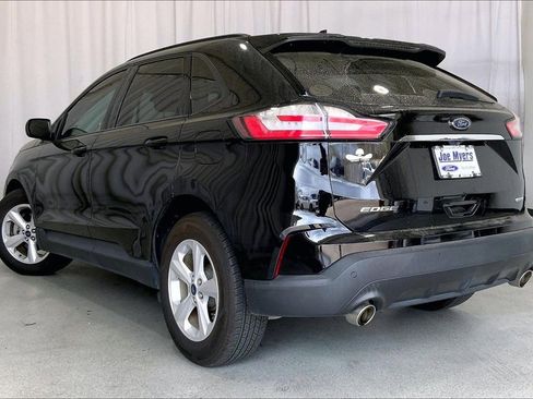 Used 2020 Ford Edge SE image 5