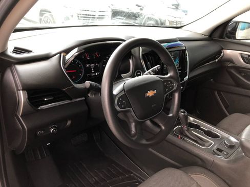 Used 2018 Chevrolet Traverse LS FWD image 18
