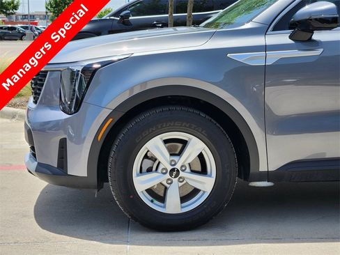 New 2025 Kia Sorento LX image 5