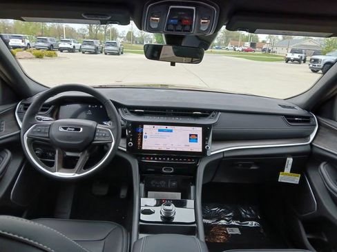 New 2026 Jeep Grand Cherokee L Limited AWD/4WD image 31