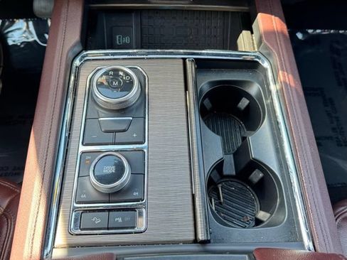 Used 2024 Ford Expedition Limited AWD/4WD image 34