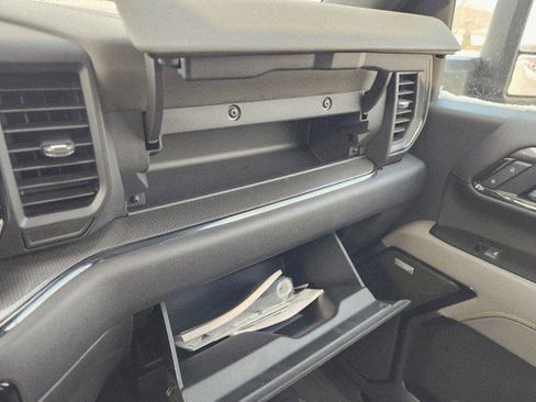 Used 2025 Chevrolet Silverado 2500 ZR2 w/ Technology Package image 59