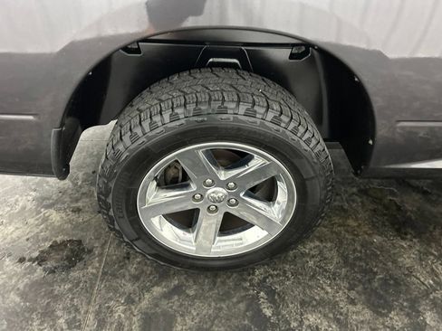 Used 2017 RAM 1500 Express AWD/4WD image 9