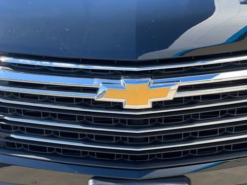 Used 2023 Chevrolet Traverse LT FWD image 38