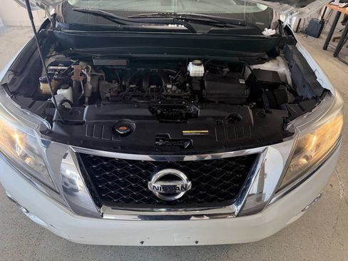 Used 2015 Nissan Pathfinder SL image 29