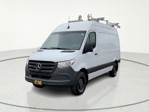 Used 2022 Mercedes-Benz Sprinter 144 Cargo w/ Parking Package image 12