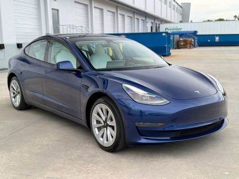 Used 2023 Tesla Model 3 Standard Range RWD image 4