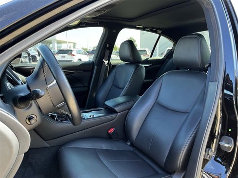 Used 2022 INFINITI Q50 Sensory image 24