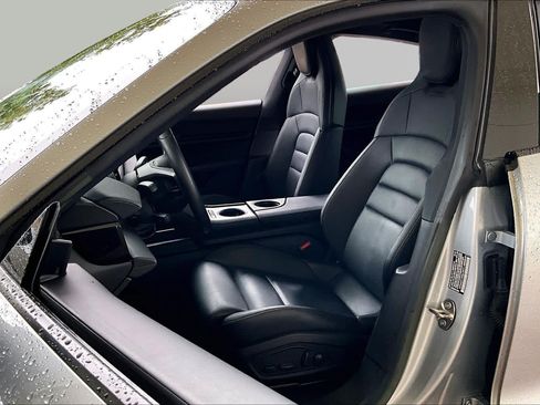 Used 2023 Porsche Taycan RWD image 6