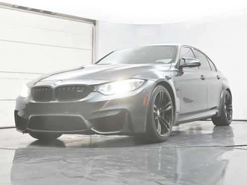 Used 2017 BMW M3 RWD image 28