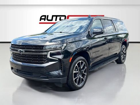 Used 2022 Chevrolet Suburban RST w/ Sport Performance Package AWD/4WD image 3