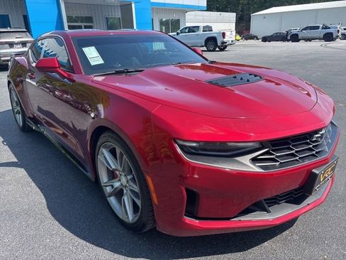Used 2021 Chevrolet Camaro LT w/ Technology Package RWD image 2