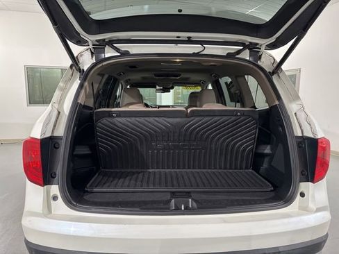 Used 2018 Honda Pilot Touring image 13