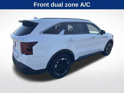 Used 2024 Kia Sorento S FWD image 5