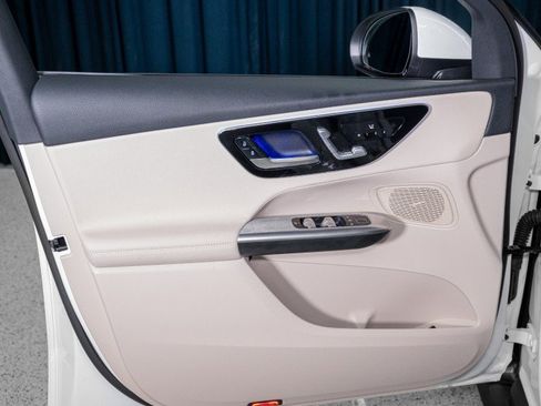 New 2026 Mercedes-Benz GLC 300 4MATIC image 12