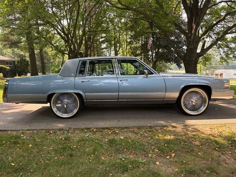 Used 1992 Cadillac Brougham RWD image 35