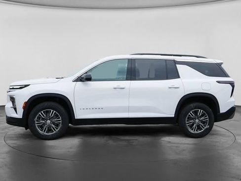 Used 2024 Chevrolet Traverse LT AWD/4WD image 6