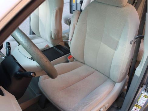 Used 2013 Toyota Sienna LE FWD image 11