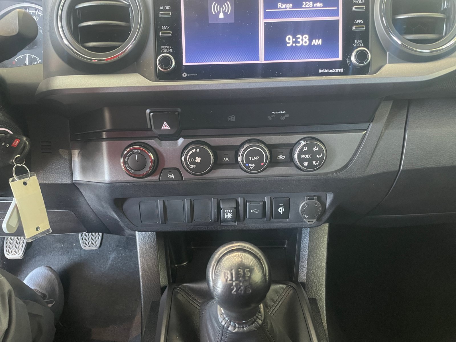 Used 2020 Toyota Tacoma TRD Off-Road AWD/4WD image 11