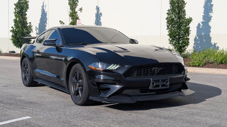Used 2018 Ford Mustang Coupe RWD image 1