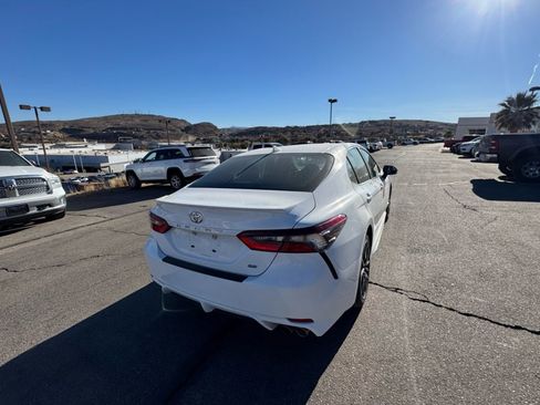 Used 2023 Toyota Camry SE image 5