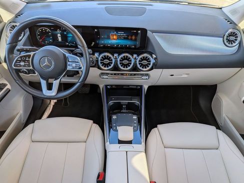 Used 2022 Mercedes-Benz GLA 250 4MATIC image 21