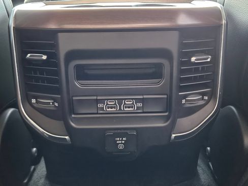 Used 2022 RAM 1500 Laramie AWD/4WD image 28
