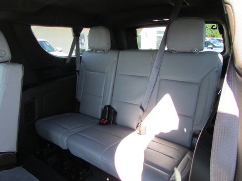 Used 2023 Chevrolet Suburban LT image 30