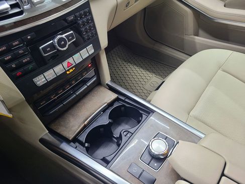 Used 2014 Mercedes-Benz E 350 4MATIC Sedan image 25