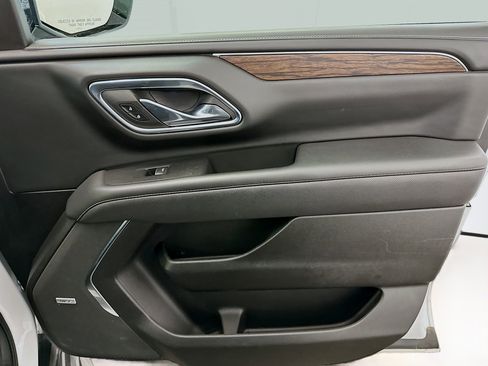 Used 2023 Chevrolet Suburban Premier image 35