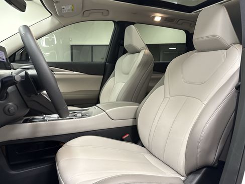 Certified 2027 INFINITI QX60 Luxe w/ Cargo Package FWD image 13