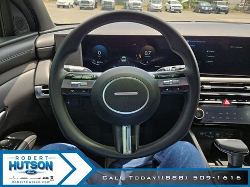 Used 2025 Hyundai Santa Cruz SEL FWD image 12