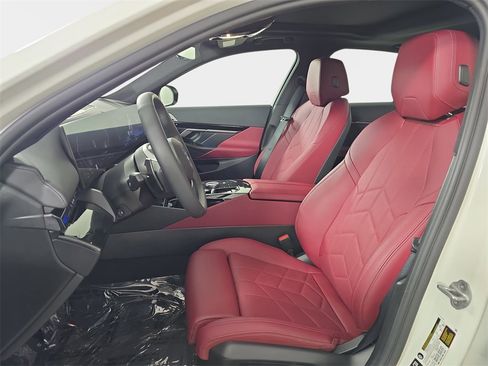 Used 2026 BMW 530i xDrive w/ Premium Package image 18