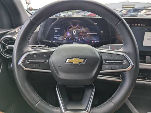 Used 2025 Chevrolet Equinox LT FWD image 27