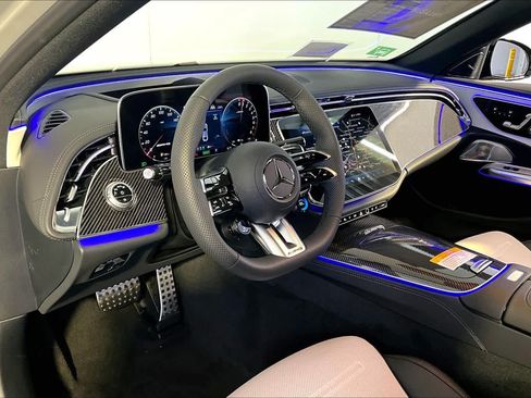 New 2026 Mercedes-Benz E 53 AMG e 4MATIC Sedan image 9