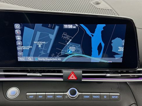 Used 2025 Hyundai Elantra SEL FWD image 22