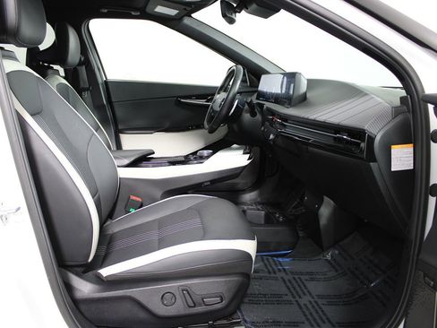 Used 2023 Kia EV6 GT-Line image 12