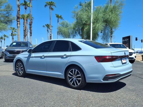 Used 2025 Volkswagen Jetta SE FWD image 8