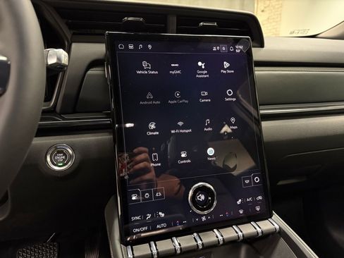 New 2026 GMC Terrain AT4 w/ LPO, Black Badging Package image 29