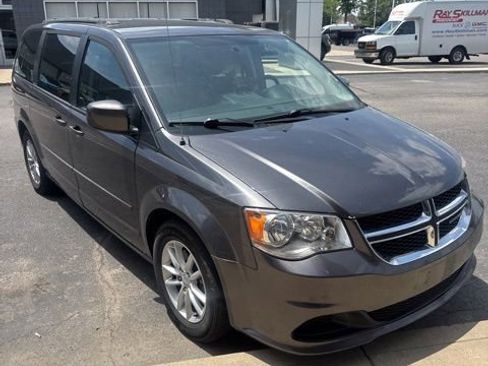Used 2016 Dodge Grand Caravan SXT w/ Rear Park Assist Package FWD image 1