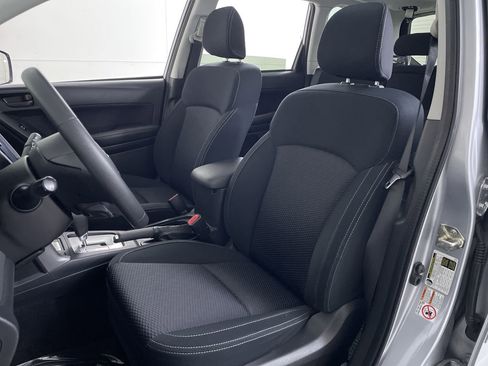 Used 2017 Subaru Forester 2.5i Premium image 12