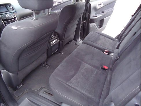 Used 2013 Nissan Pathfinder SV AWD/4WD image 23